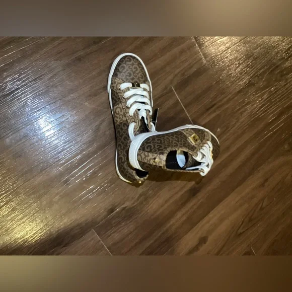 GUESS Leather Upper M Flats for Women - Picture 5 of 5